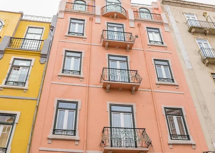 Lisbon Apartment Near Marques Pombal Square